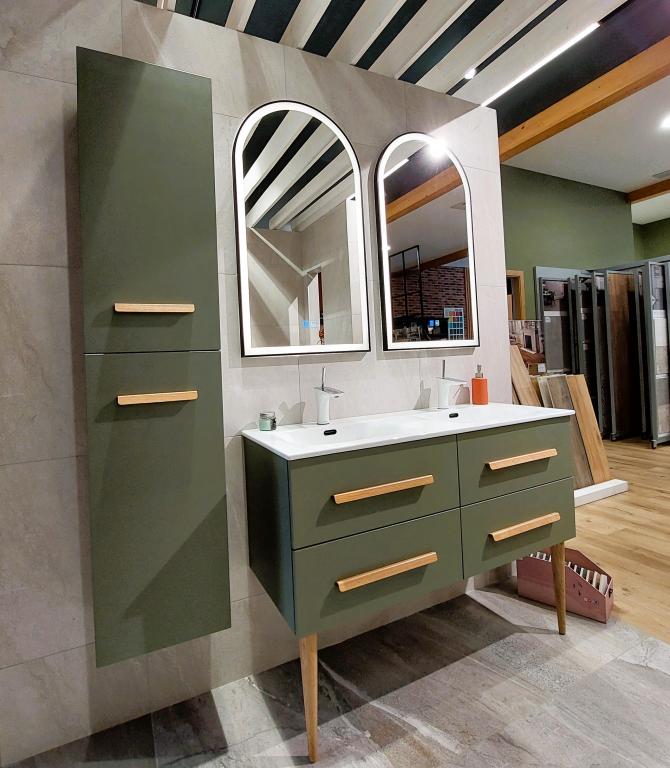 Fuites ou humidité : faut-il réparer ou rénover votre salle de bain ?